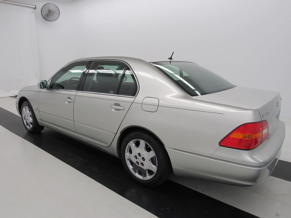 2003 Lexus LS 3rd Gen - Image 7 of 31