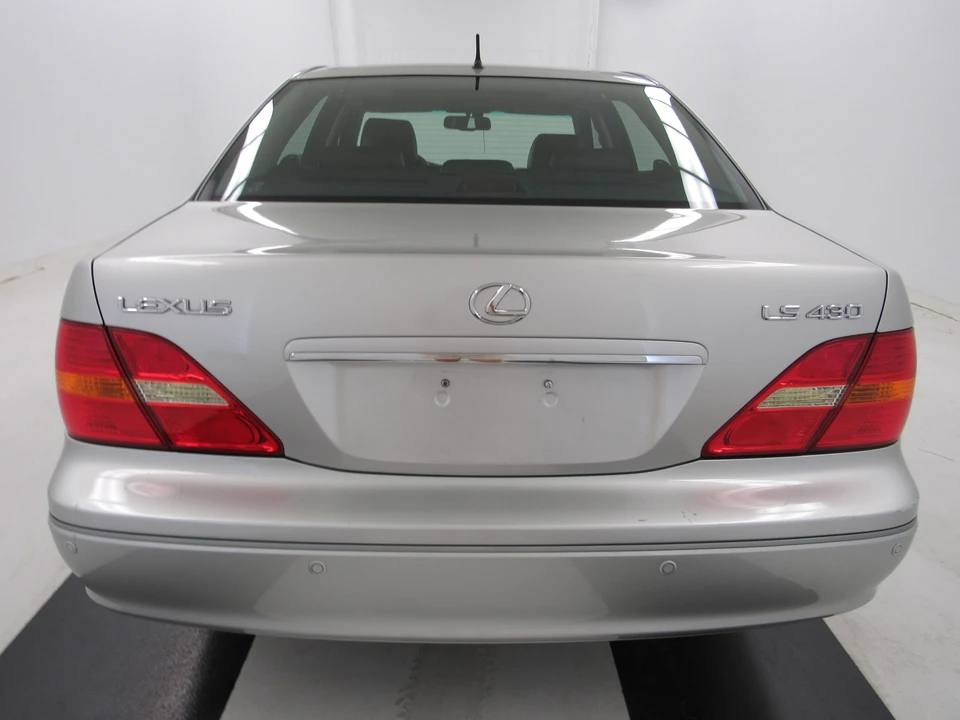 2003 Lexus LS 3rd Gen - Image 12 of 31