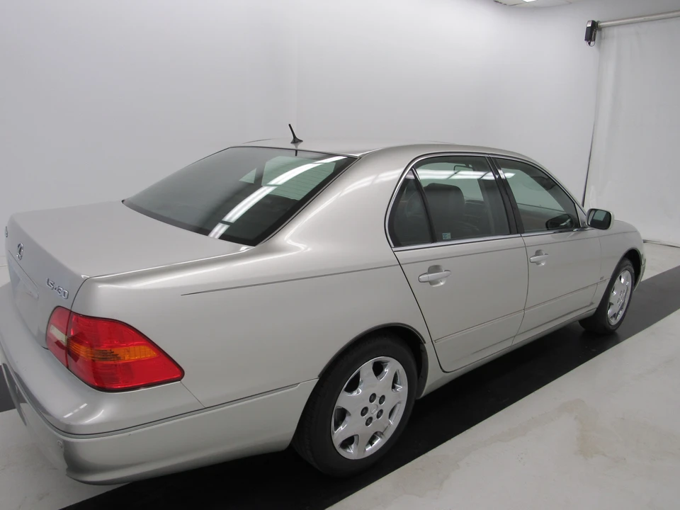 2003 Lexus LS 3rd Gen - Image 24 of 31