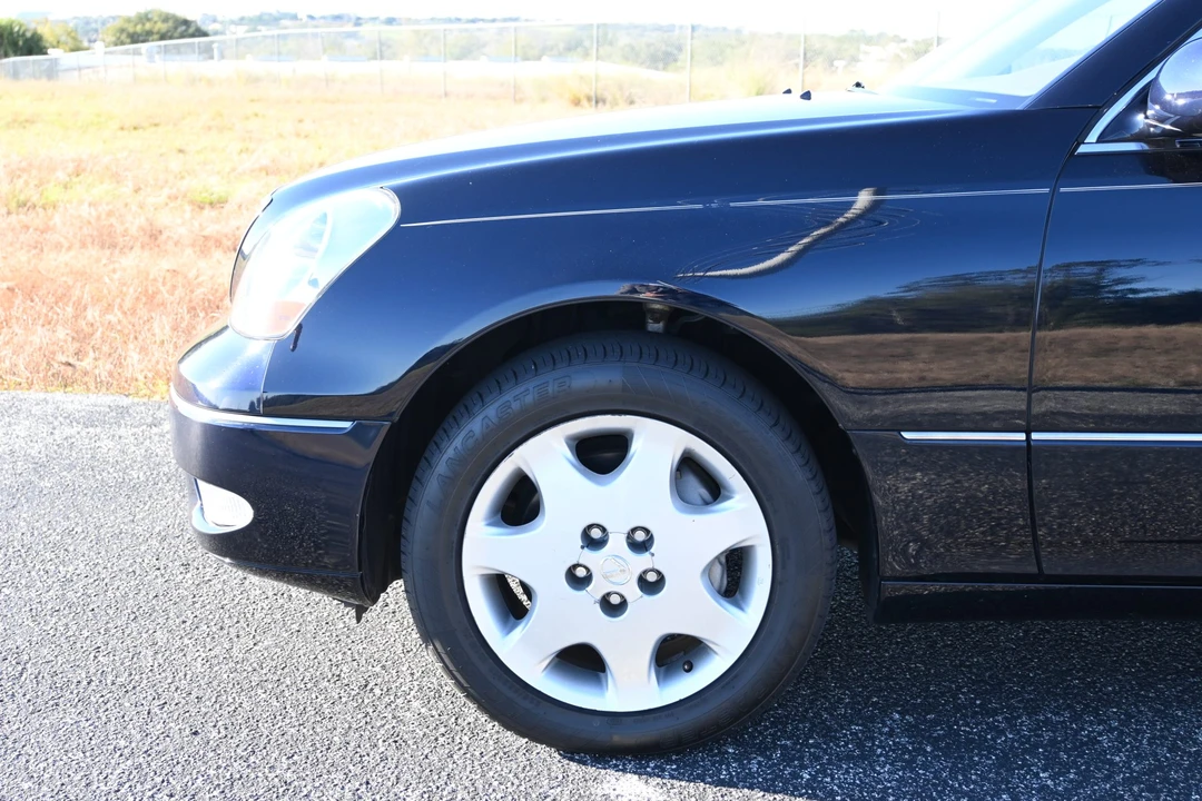 2003 Lexus LS 3rd Gen - Image 28 of 31