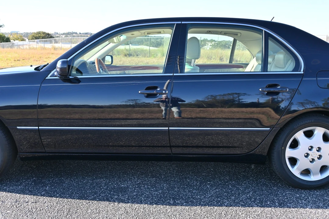 2003 Lexus LS 3rd Gen - Image 15 of 31