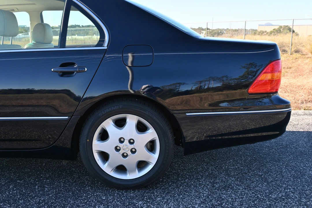 2003 Lexus LS 3rd Gen - Image 29 of 31