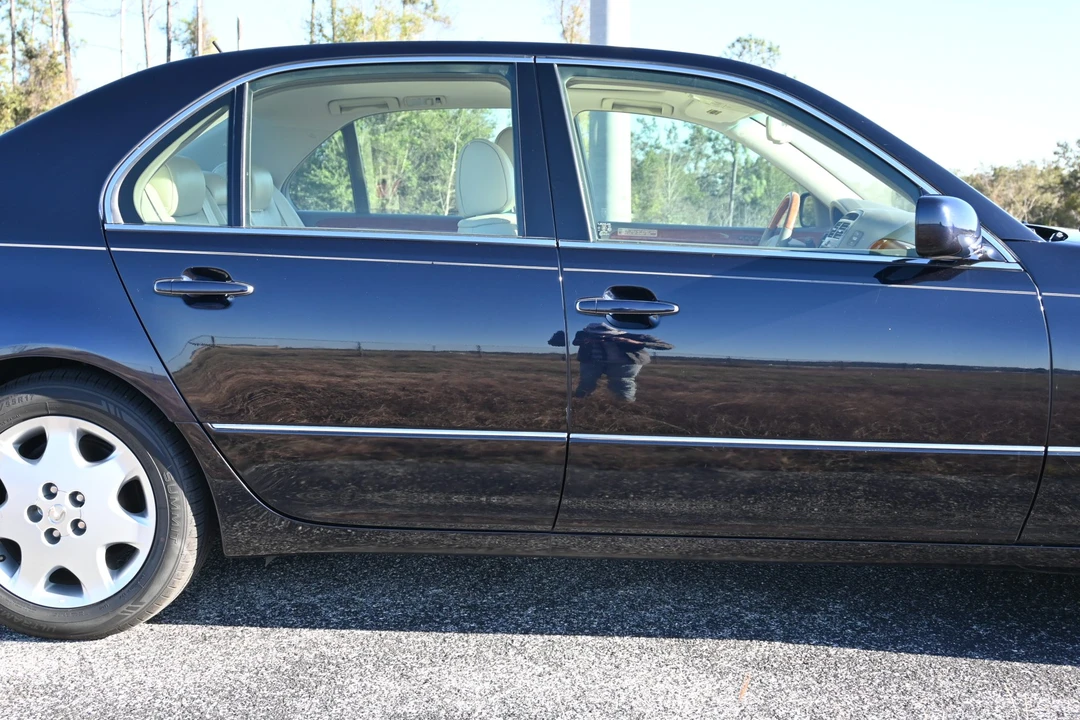 2003 Lexus LS 3rd Gen - Image 16 of 31