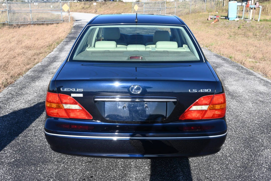 2003 Lexus LS 3rd Gen - Image 10 of 31