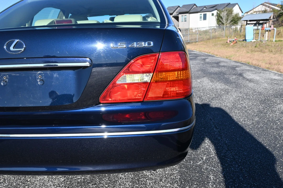 2003 Lexus LS 3rd Gen - Image 20 of 31