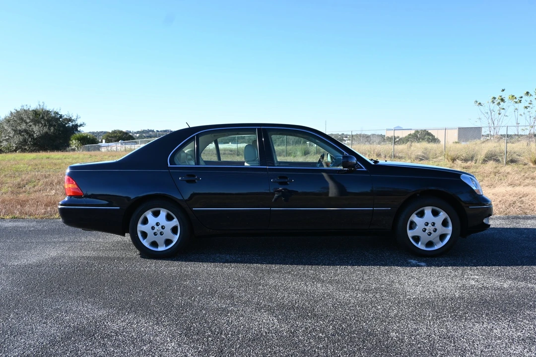 2003 Lexus LS 3rd Gen - Image 6 of 31