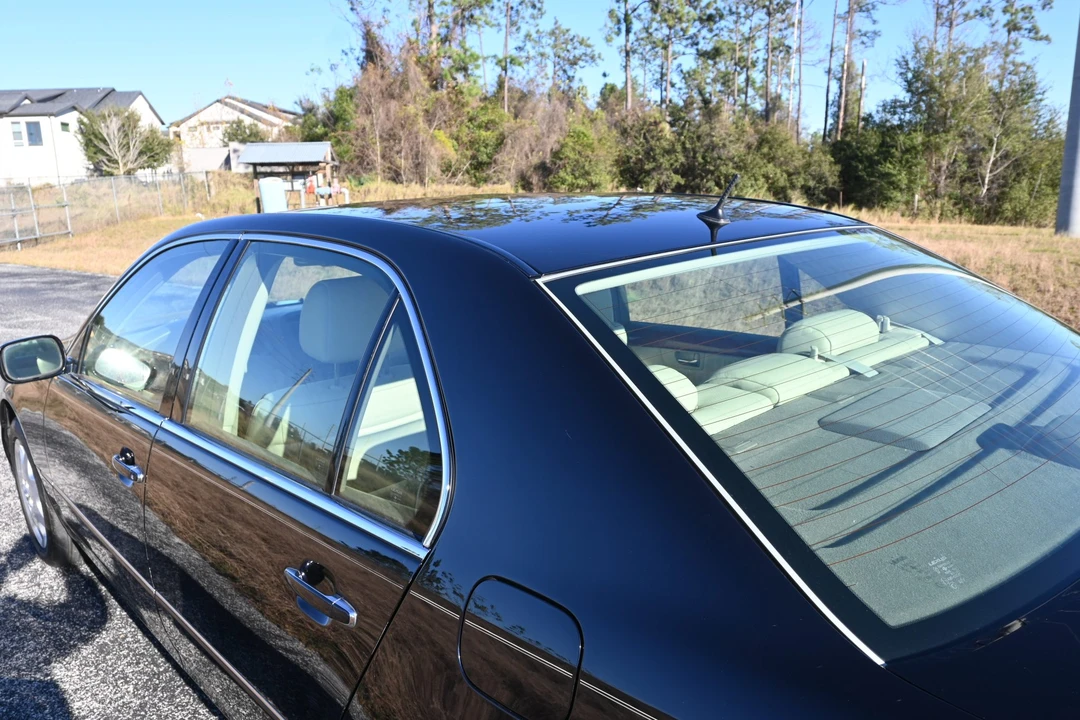 2003 Lexus LS 3rd Gen - Image 27 of 31
