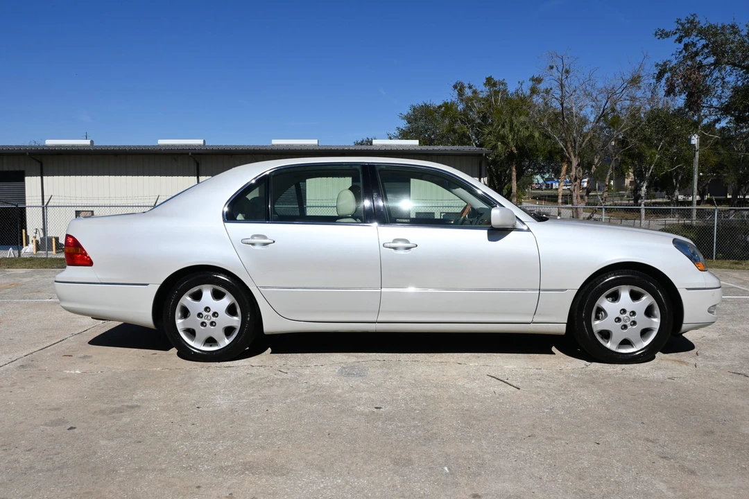 2003 Lexus LS 3rd Gen - Image 13 of 31