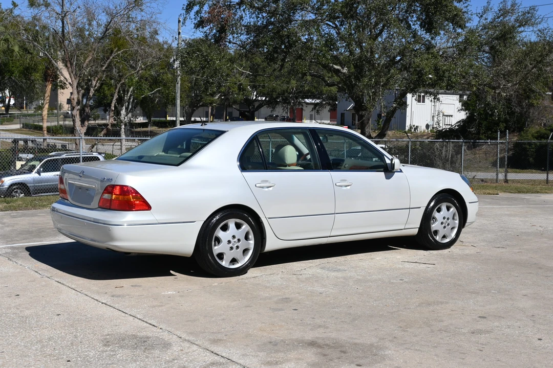 2003 Lexus LS 3rd Gen - Image 14 of 31
