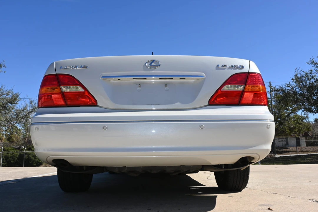 2003 Lexus LS 3rd Gen - Image 23 of 31