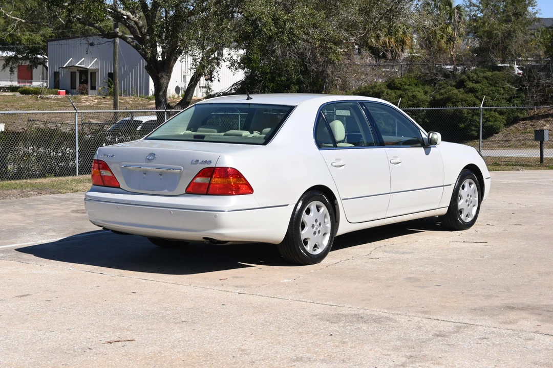 2003 Lexus LS 3rd Gen - Image 17 of 31