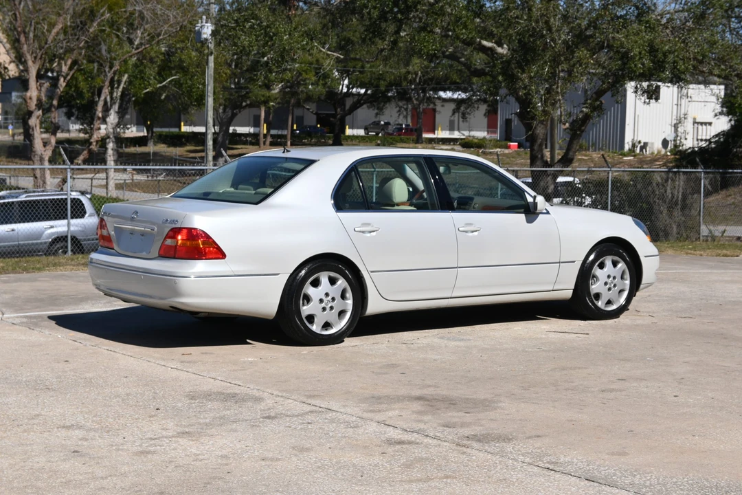 2003 Lexus LS 3rd Gen - Image 15 of 31