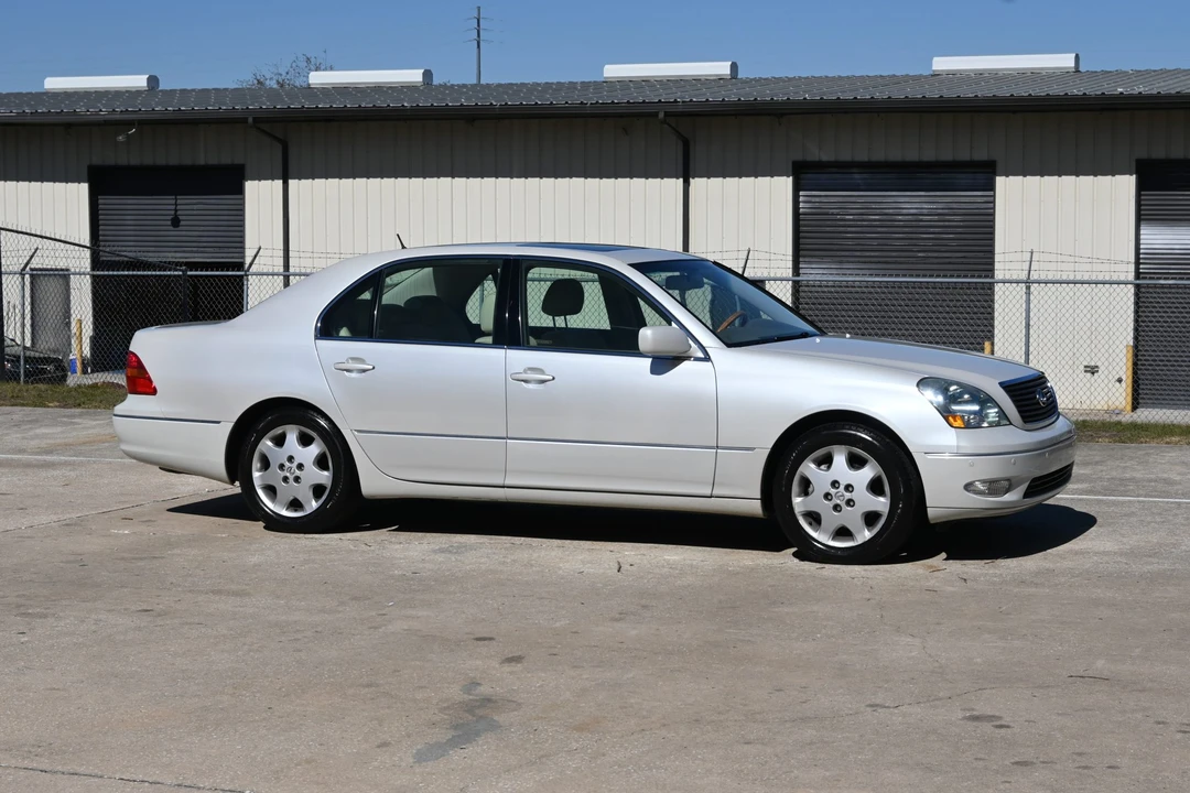2003 Lexus LS 3rd Gen - Image 10 of 31