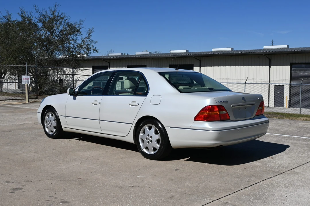 2003 Lexus LS 3rd Gen - Image 27 of 31