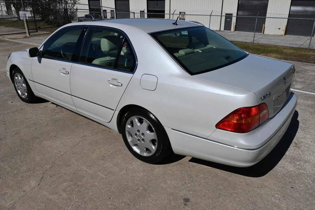 2003 Lexus LS 3rd Gen - Image 28 of 31
