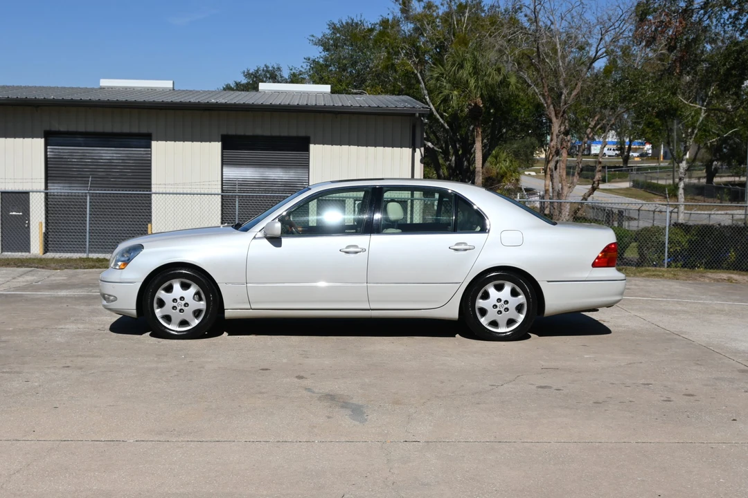 2003 Lexus LS 3rd Gen - Image 29 of 31