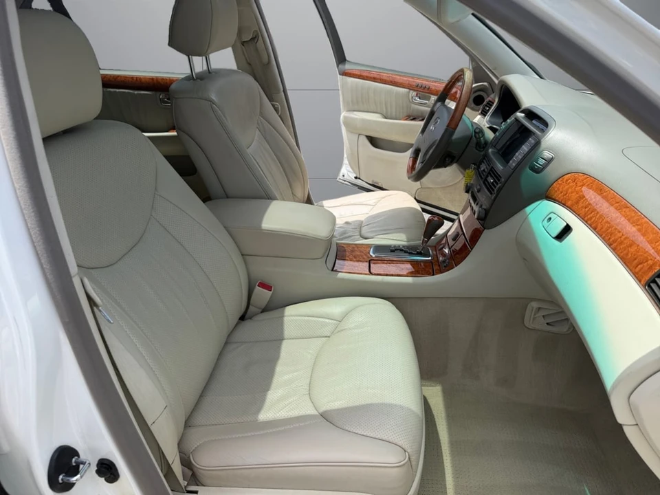 2003 Lexus LS 3rd Gen - Image 17 of 20