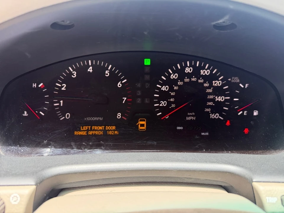 2003 Lexus LS 3rd Gen - Image 14 of 20