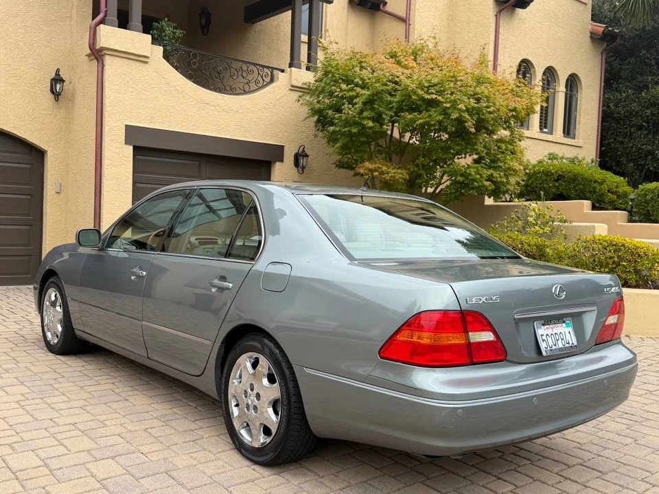 2003 Lexus LS 3rd Gen - Image 3 of 16