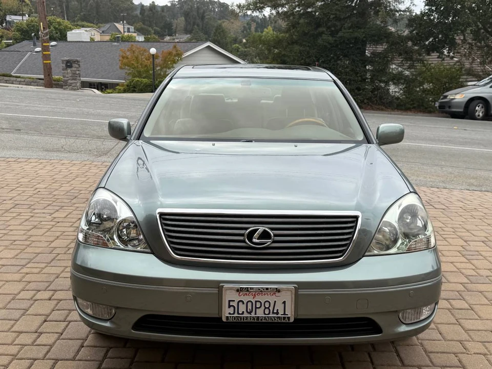 2003 Lexus LS 3rd Gen - Image 8 of 16
