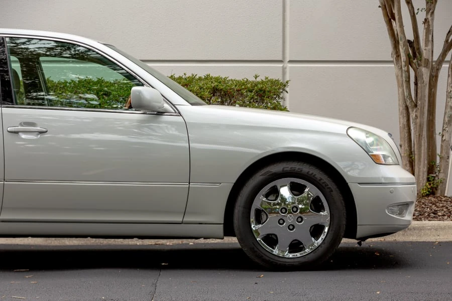 2003 Lexus LS 3rd Gen - Image 17 of 31