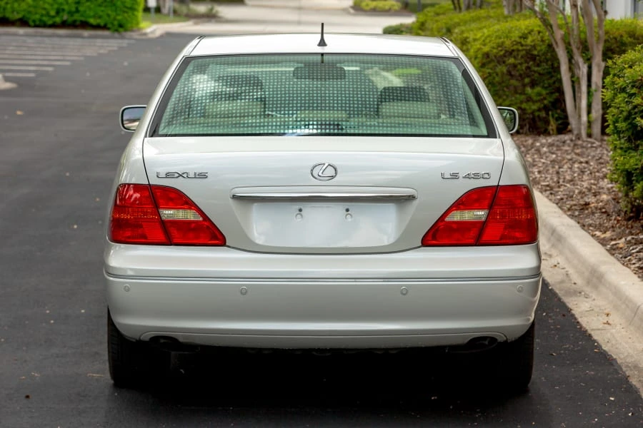 2003 Lexus LS 3rd Gen - Image 4 of 31
