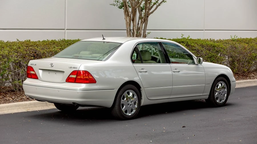 2003 Lexus LS 3rd Gen - Image 5 of 31