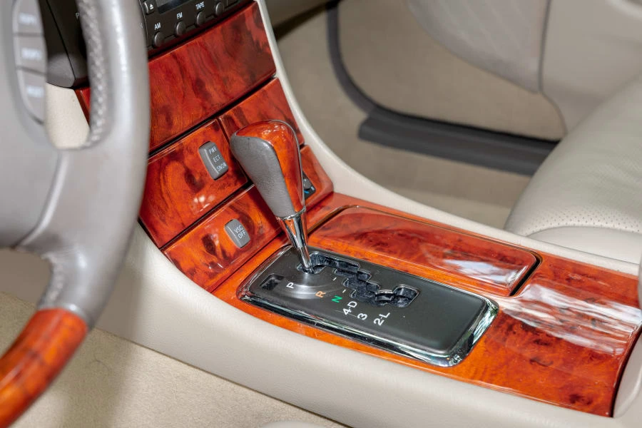 2003 Lexus LS 3rd Gen - Image 26 of 31