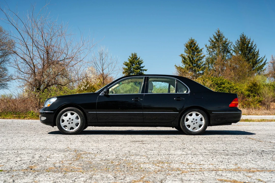 2003 Lexus LS 3rd Gen - Image 11 of 31