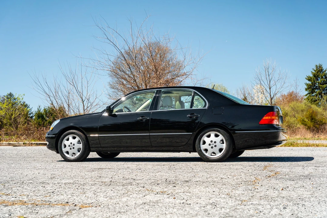 2003 Lexus LS 3rd Gen - Image 13 of 31