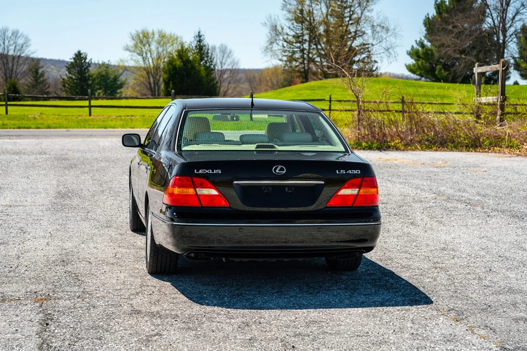 2003 Lexus LS 3rd Gen - Image 20 of 31