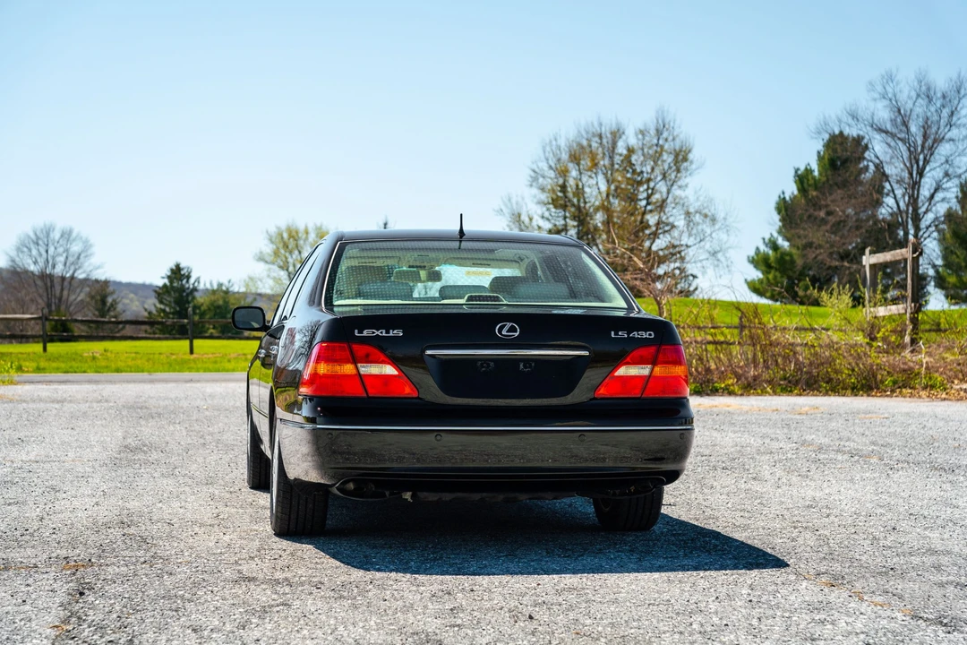 2003 Lexus LS 3rd Gen - Image 21 of 31