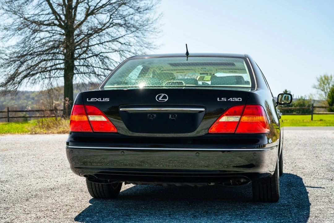 2003 Lexus LS 3rd Gen - Image 28 of 31