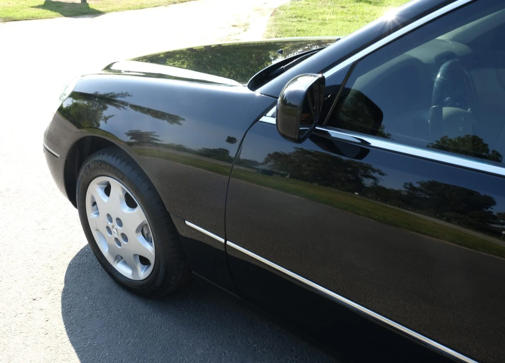 2003 Lexus LS 3rd Gen - Image 16 of 31