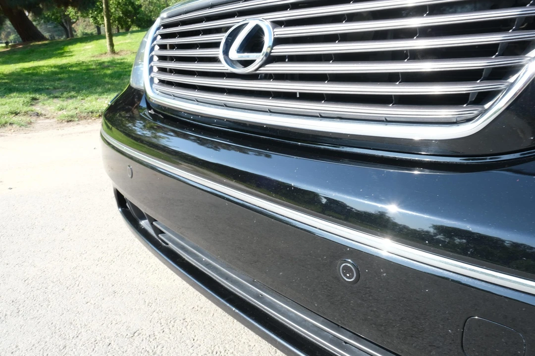 2003 Lexus LS 3rd Gen - Image 11 of 31