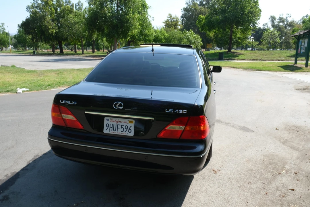 2003 Lexus LS 3rd Gen - Image 7 of 31