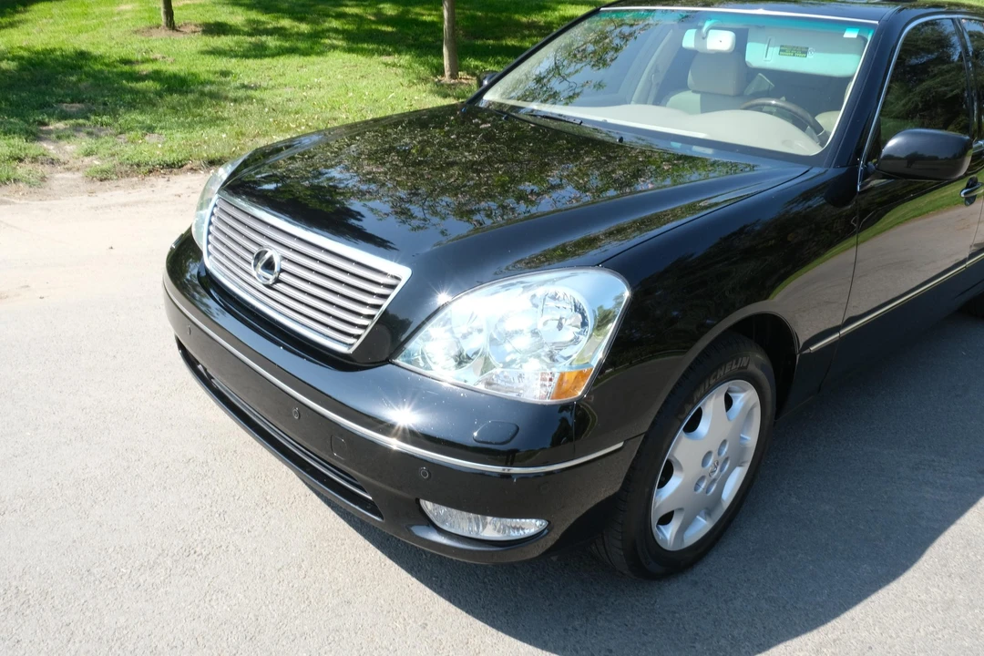 2003 Lexus LS 3rd Gen - Image 12 of 31