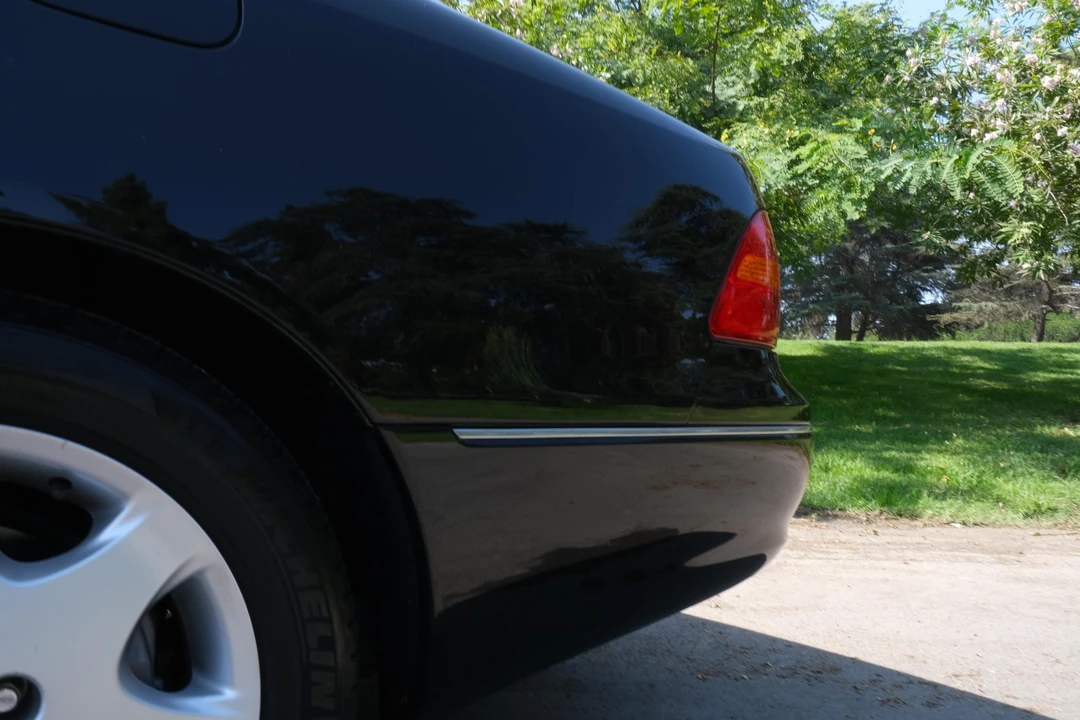 2003 Lexus LS 3rd Gen - Image 23 of 31