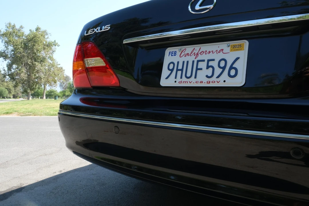 2003 Lexus LS 3rd Gen - Image 25 of 31