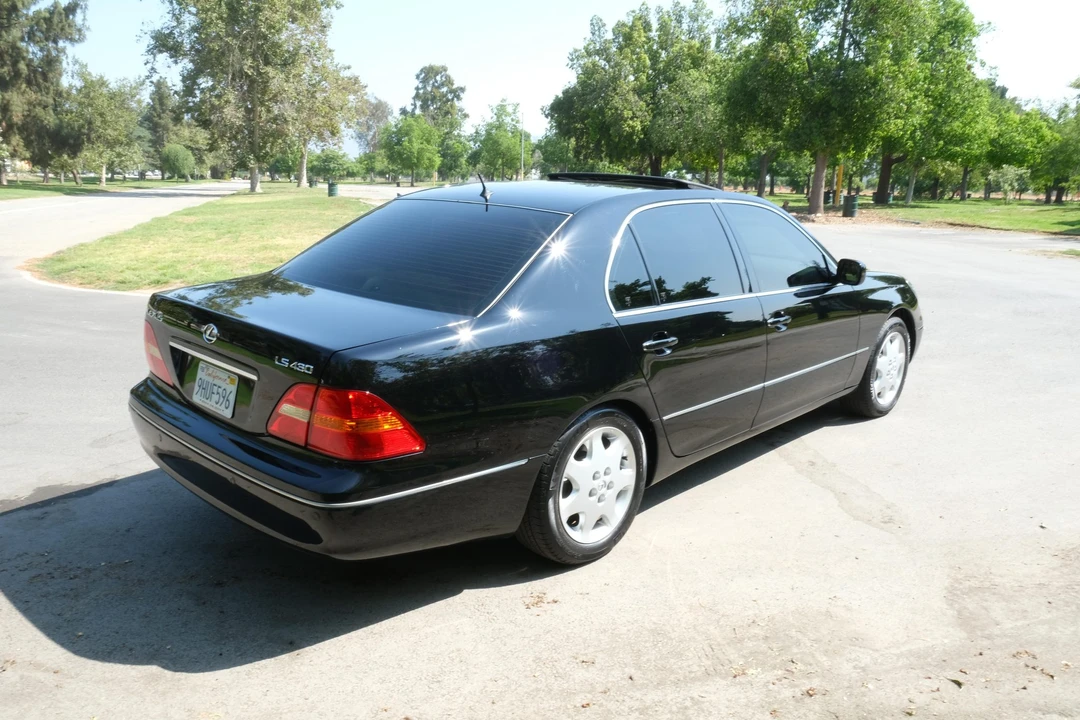 2003 Lexus LS 3rd Gen - Image 6 of 31