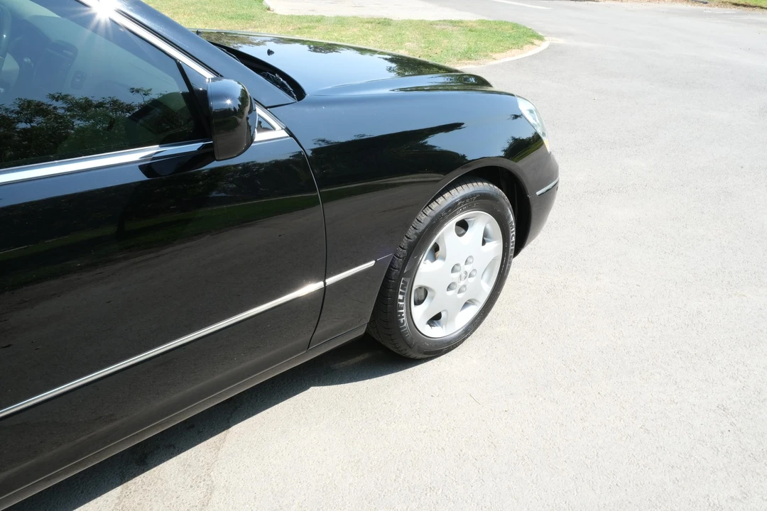 2003 Lexus LS 3rd Gen - Image 29 of 31