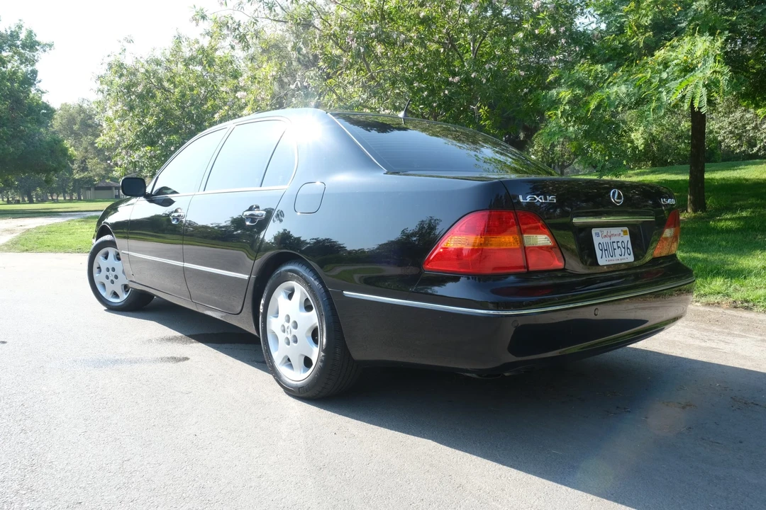 2003 Lexus LS 3rd Gen - Image 8 of 31