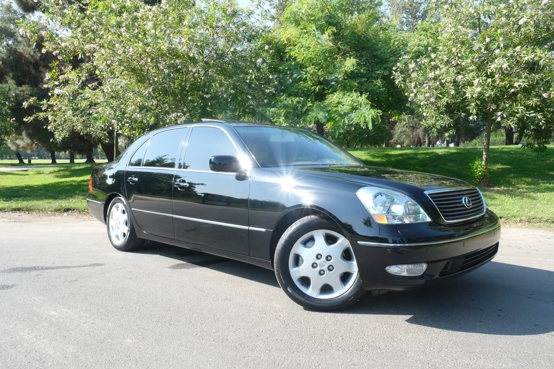 2003 Lexus LS 3rd Gen - Image 4 of 31