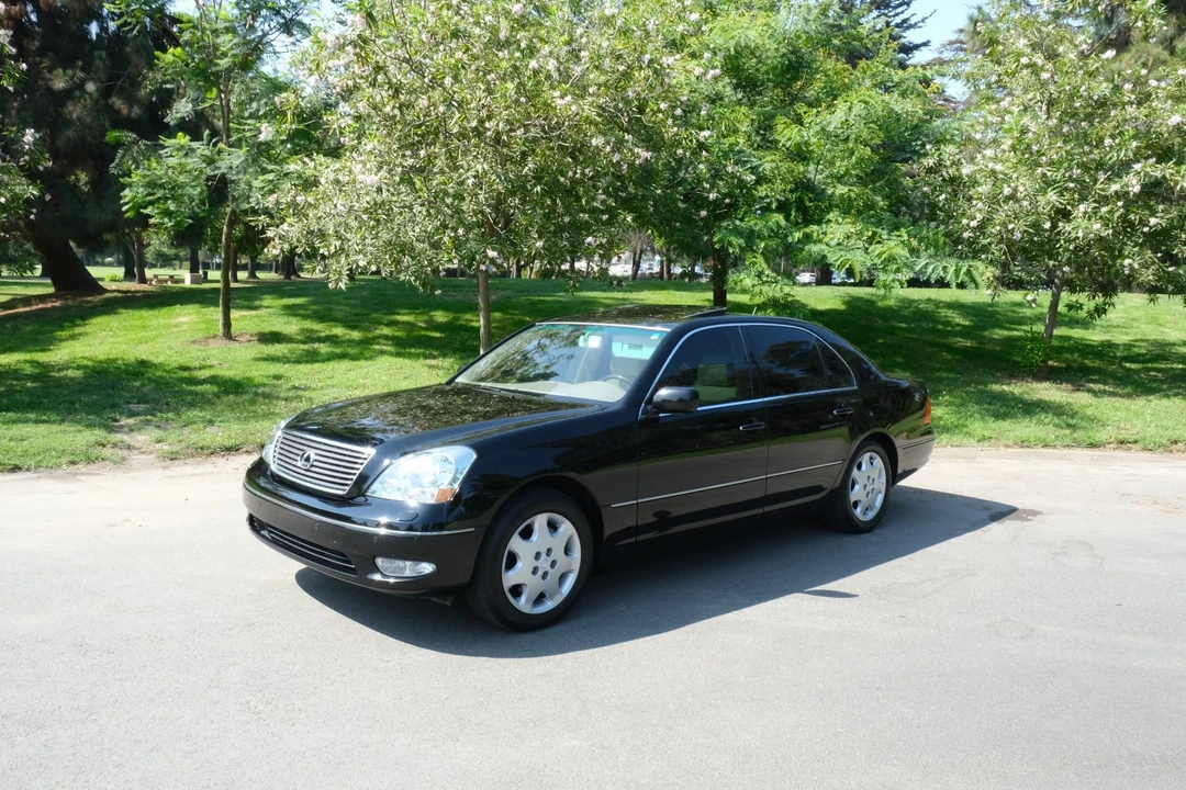 2003 Lexus LS 3rd Gen - Image 2 of 31