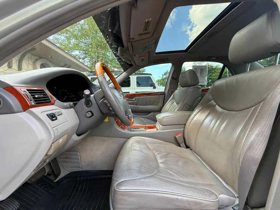 2003 Lexus LS 3rd Gen - Image 29 of 31