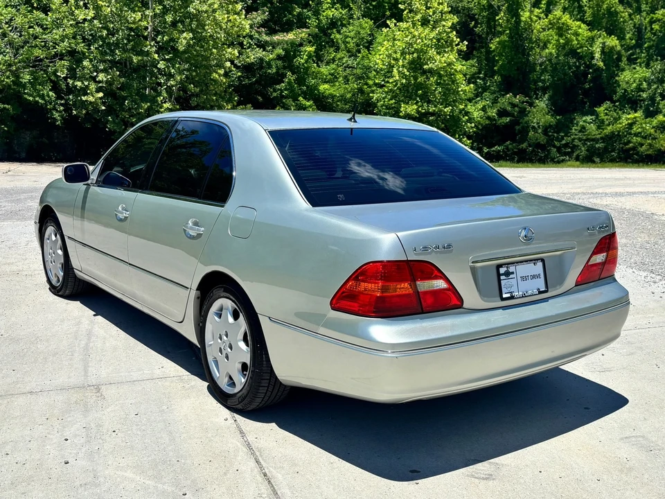 2003 Lexus LS 3rd Gen - Image 4 of 31