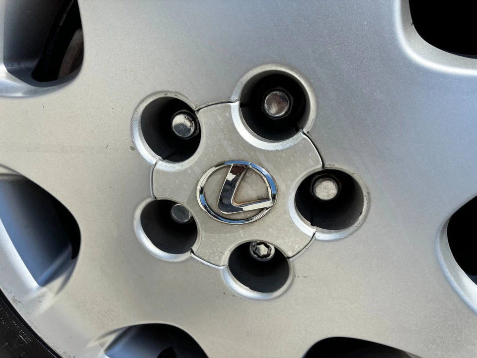 2003 Lexus LS 3rd Gen - Image 15 of 31