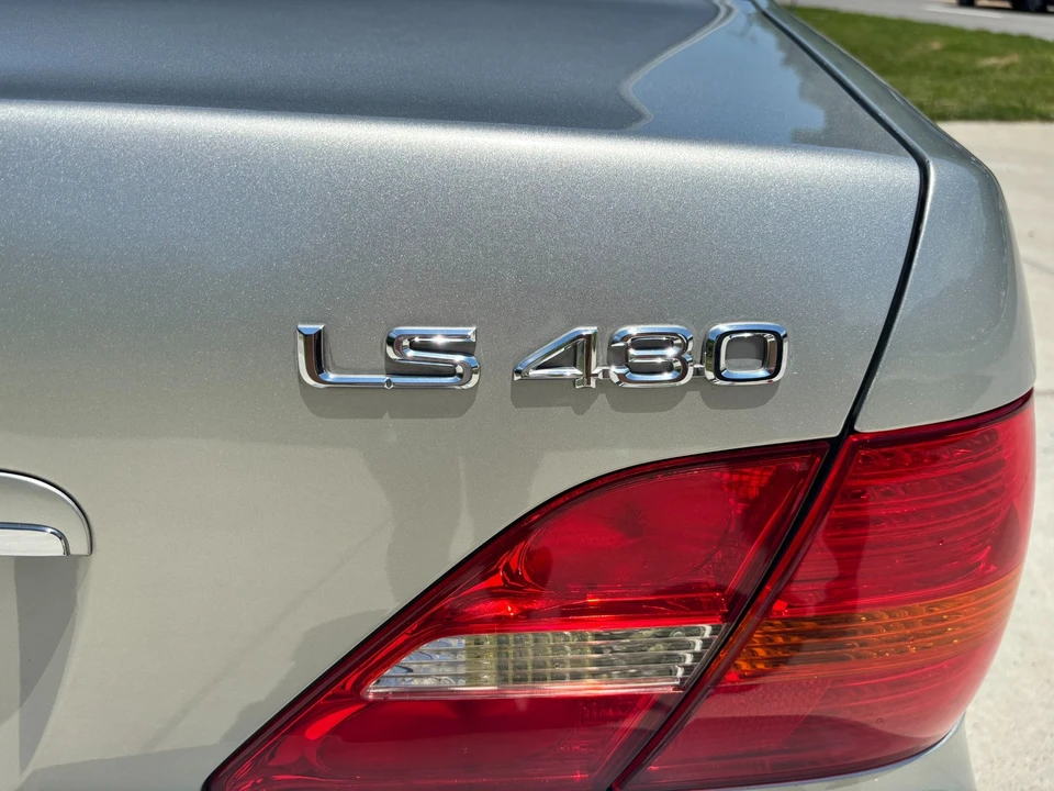 2003 Lexus LS 3rd Gen - Image 17 of 31