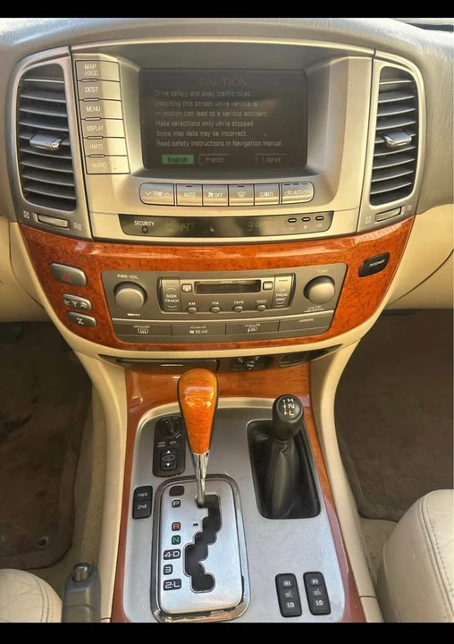 2003 Lexus LX 2nd Gen - Image 12 of 16