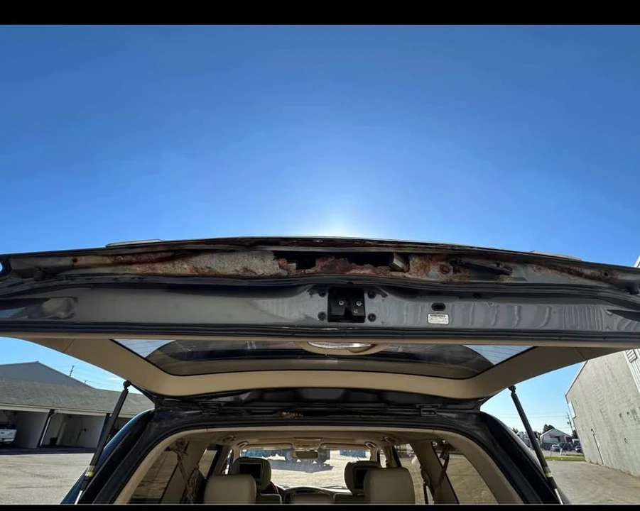 2003 Lexus LX 2nd Gen - Image 16 of 16
